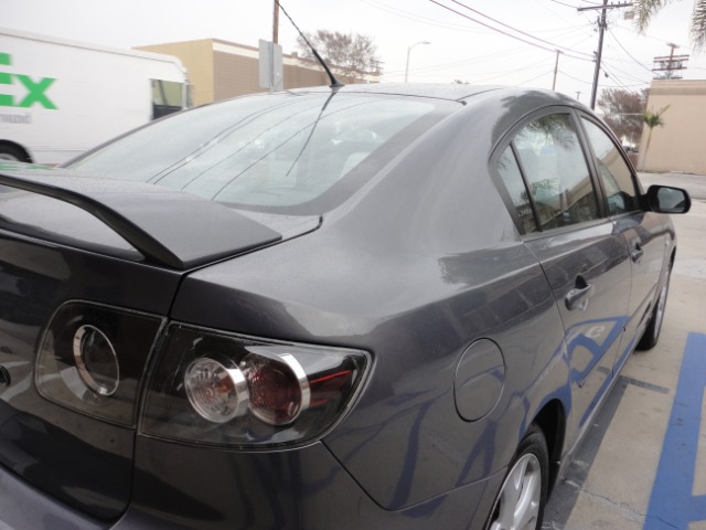 2007 Mazda Mazda3 Super Clean LOW Miles