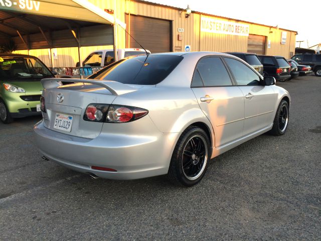 2007 Mazda Mazda6 4dr Sdn 2.4L FWD