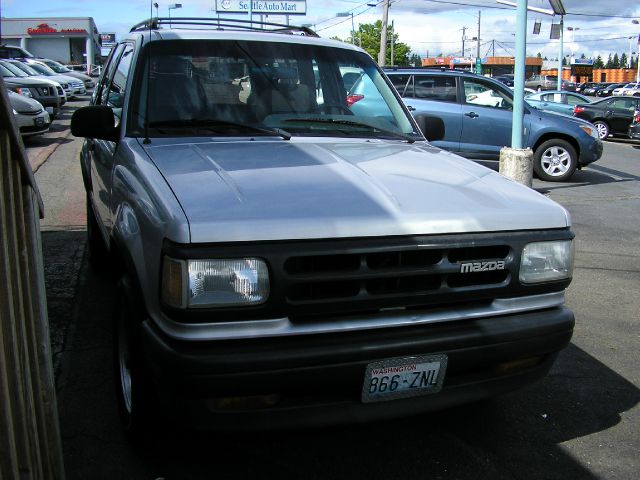 1992 Mazda Navajo SE Pickup 4D 5 1/2 Ft