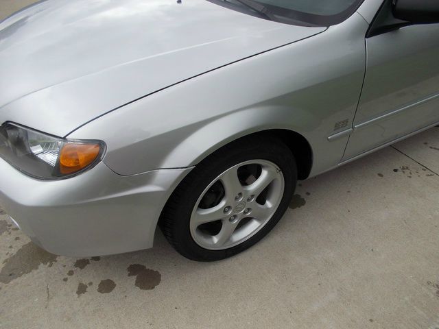 2001 Mazda Protege Convenience AWD