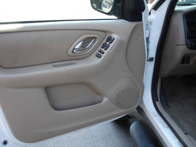 2002 Mazda Tribute LW2