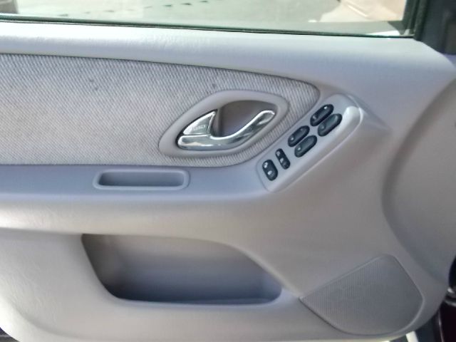 2002 Mazda Tribute LS Truck