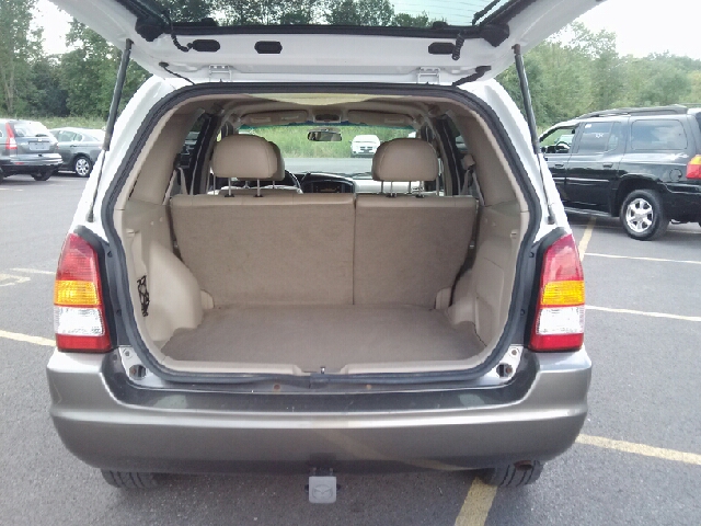 2002 Mazda Tribute LS Truck