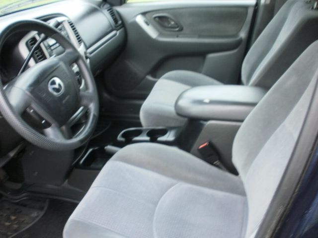 2003 Mazda Tribute LS Truck