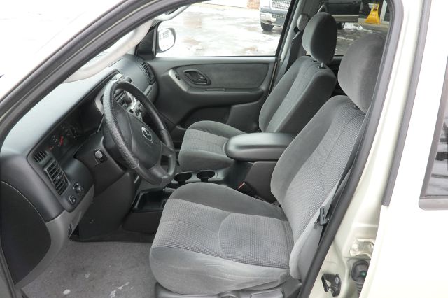 2003 Mazda Tribute LS Truck