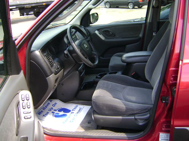 2003 Mazda Tribute LS Truck