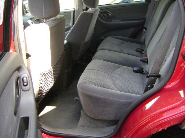 2003 Mazda Tribute LS Truck