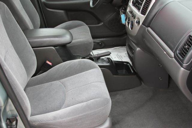 2003 Mazda Tribute LS Truck