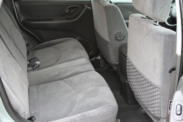 2003 Mazda Tribute LS Truck