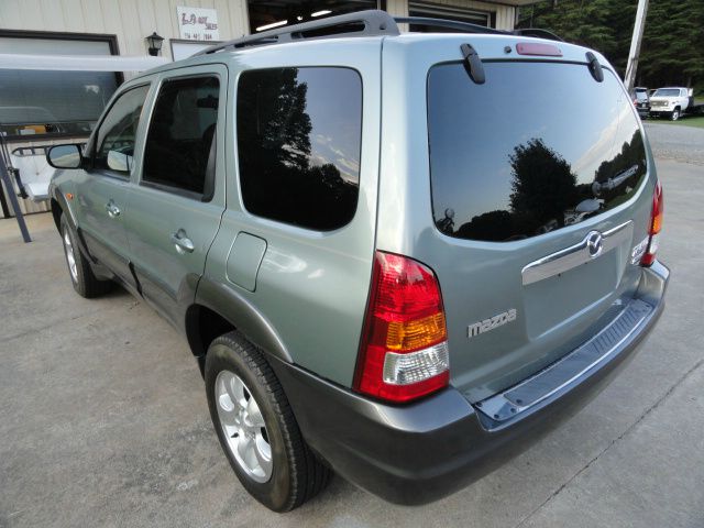 2003 Mazda Tribute LW2