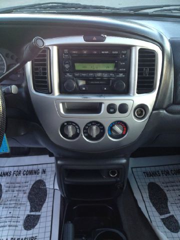 2004 Mazda Tribute LW2