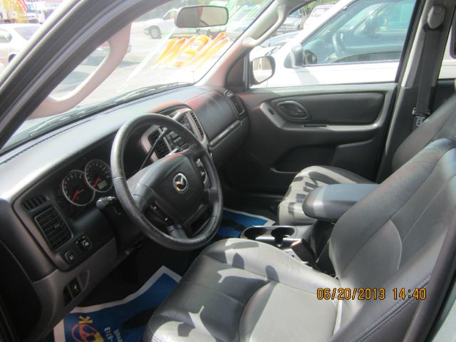 2004 Mazda Tribute LW2