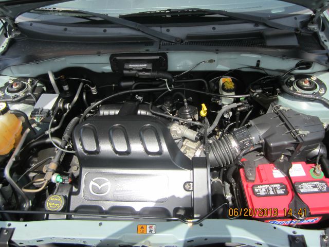 2004 Mazda Tribute LW2