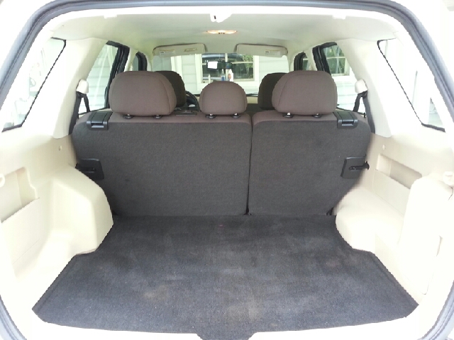 2008 Mazda Tribute 2008 Nissan 2.0 S