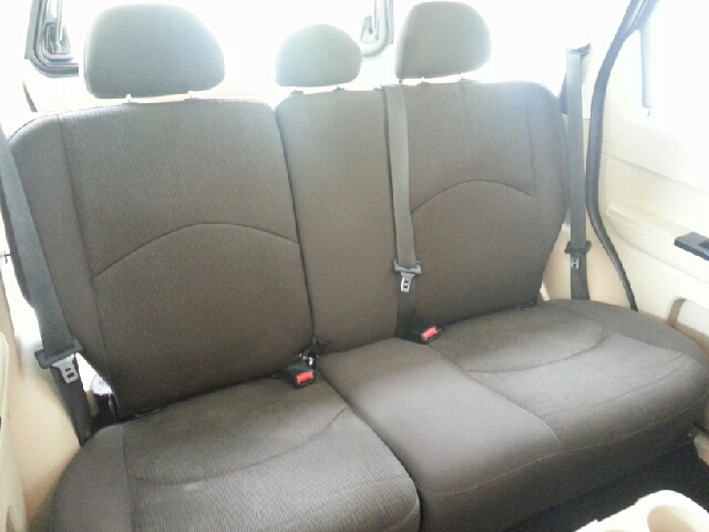 2008 Mazda Tribute 2008 Nissan 2.0 S