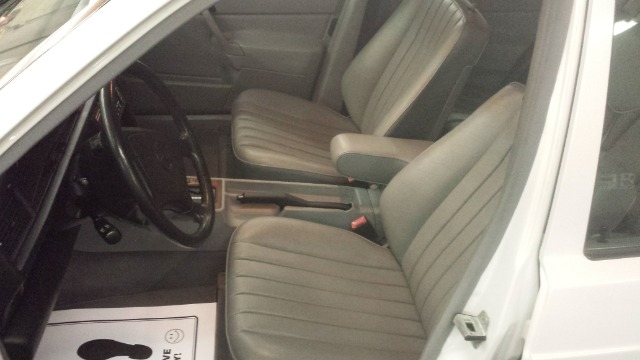 1993 Mercedes-Benz 190 Clean Carfaxwe Finance ALL Types OF Credits