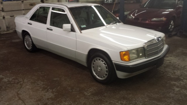 1993 Mercedes-Benz 190 Clean Carfaxwe Finance ALL Types OF Credits