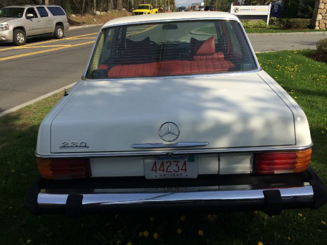1976 Mercedes-Benz 230 T6 AWD 7-passenger Leather Moonroof