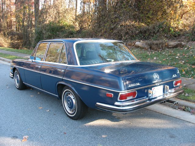 1973 Mercedes-Benz 280 SLT 2500hd 4x4 Ext. Cab 4dr