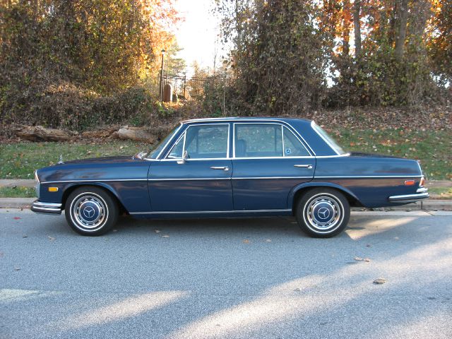 1973 Mercedes-Benz 280 SLT 2500hd 4x4 Ext. Cab 4dr