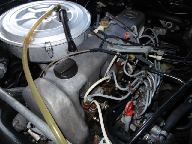 1980 Mercedes-Benz 300 2.0T Local Trade-in