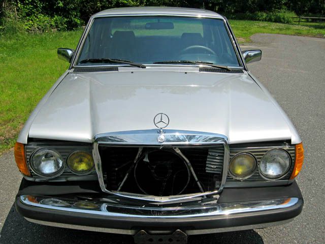 1983 Mercedes-Benz 300 Eddie Bauer 4X4 (marshalltown)