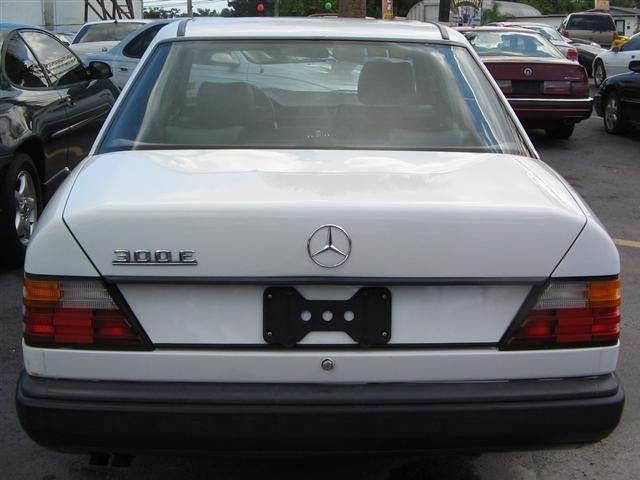 1988 Mercedes-Benz 300 4dr 2WD Ultimate