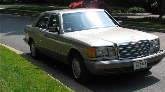 1990 Mercedes-Benz 300 SE