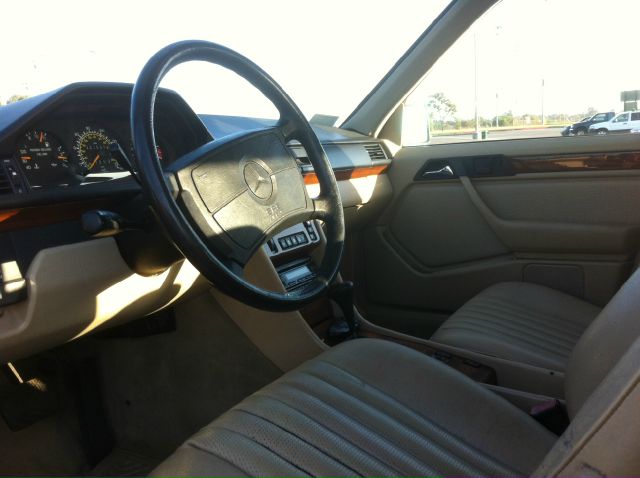 1991 Mercedes-Benz 300 XLT 4D Utility