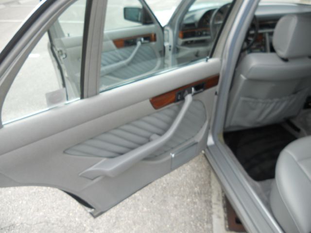 1991 Mercedes-Benz 300 5XT