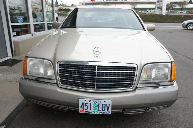 1992 Mercedes-Benz 300 4dr Sdn Auto SE PZEV