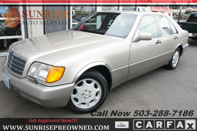 1992 Mercedes-Benz 300 4dr Sdn Auto SE PZEV