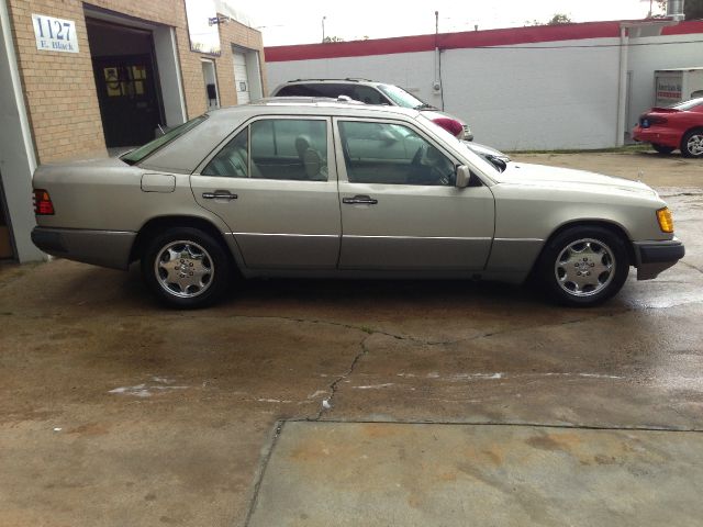 1992 Mercedes-Benz 300 V8 Triton