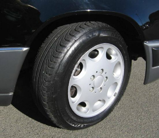 1993 Mercedes-Benz 300 SEL Sport Utility 4D