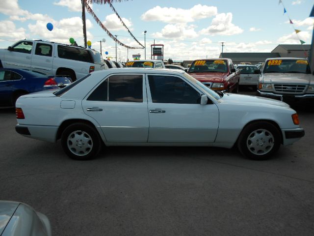 1992 Mercedes-Benz 400 XLT 4X4 FX4 X-cab