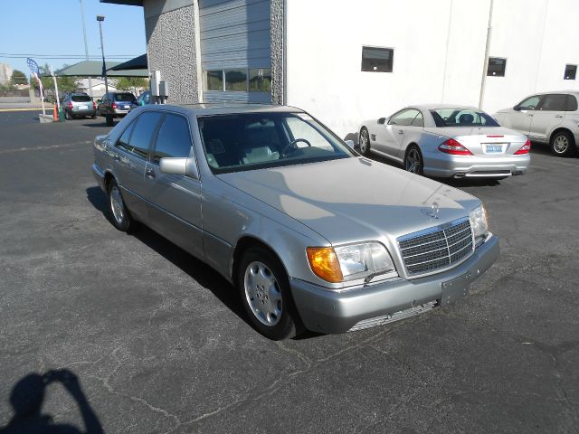 1992 Mercedes-Benz 400 Dually 4WD