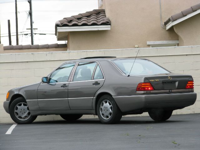 1993 Mercedes-Benz 400 7-passenger EX
