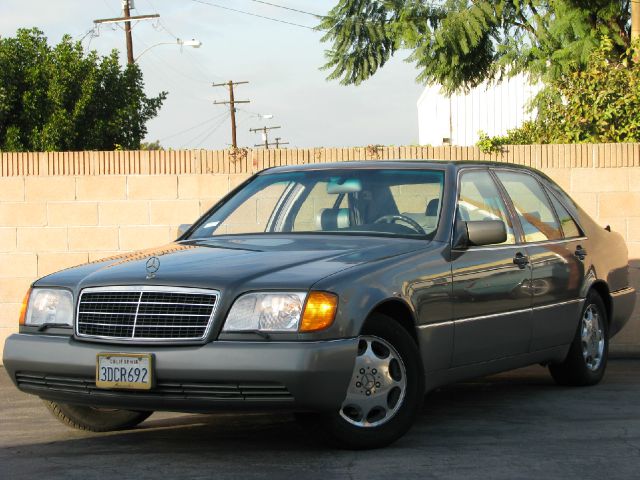 1993 Mercedes-Benz 400 7-passenger EX