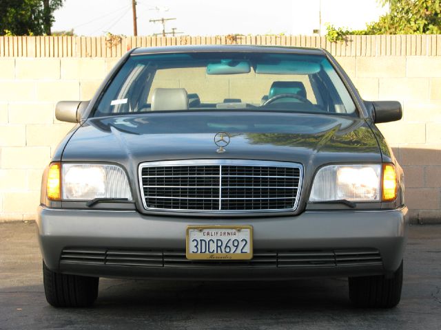 1993 Mercedes-Benz 400 7-passenger EX