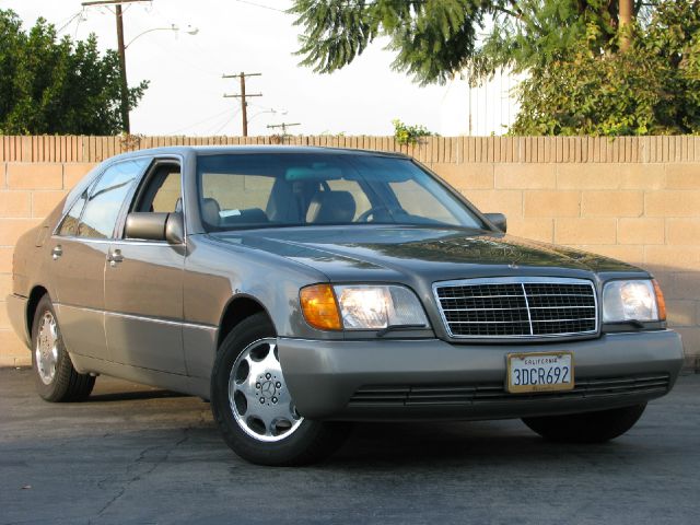 1993 Mercedes-Benz 400 7-passenger EX