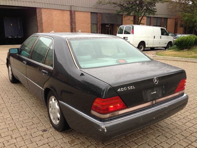 1993 Mercedes-Benz 400 7-passenger EX