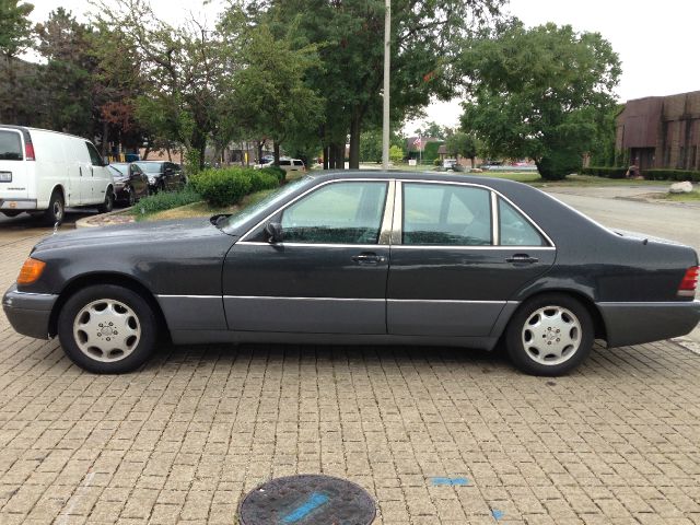 1993 Mercedes-Benz 400 7-passenger EX