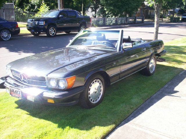 1988 Mercedes-Benz 560 Eddie Bauer 4X4 (marshalltown)