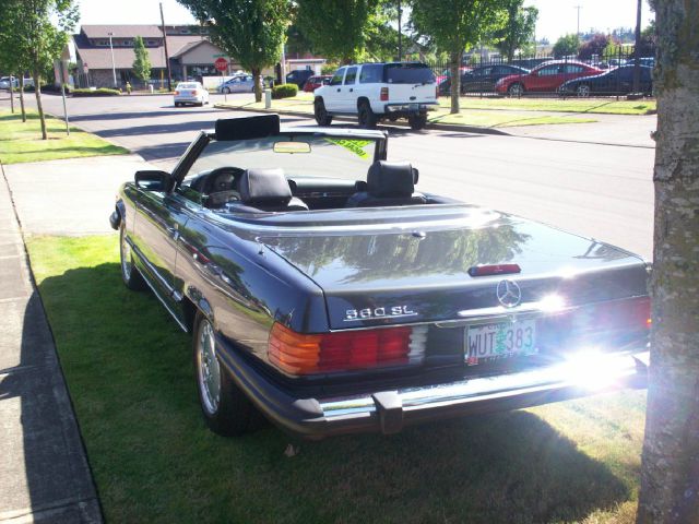 1988 Mercedes-Benz 560 Eddie Bauer 4X4 (marshalltown)