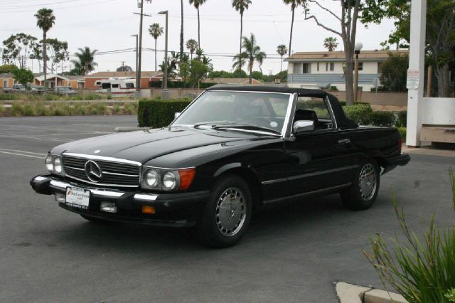 1989 Mercedes-Benz 560 4dr Auto 2.0T FWD