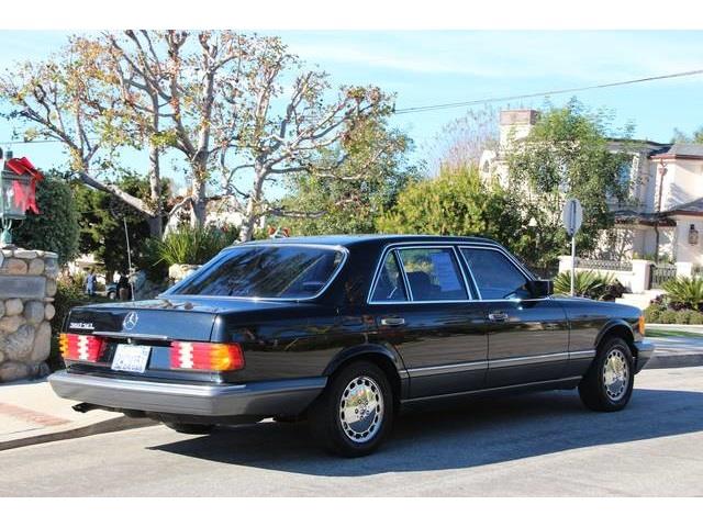 1991 Mercedes-Benz 560 2dr HB Auto S Hatchback