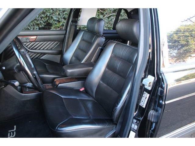 1991 Mercedes-Benz 560 2dr HB Auto S Hatchback