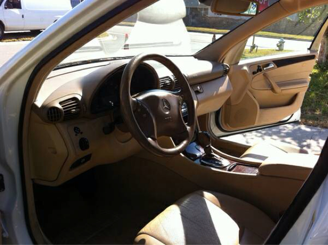 2001 Mercedes-Benz C-Class 3.2 TL - Extra Sharp