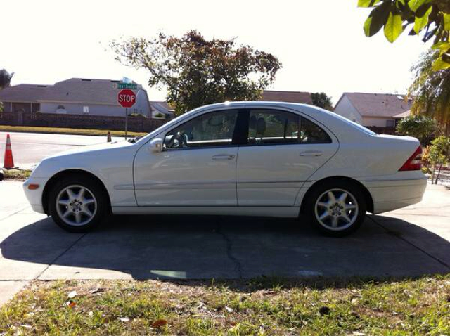 2001 Mercedes-Benz C-Class 3.2 TL - Extra Sharp