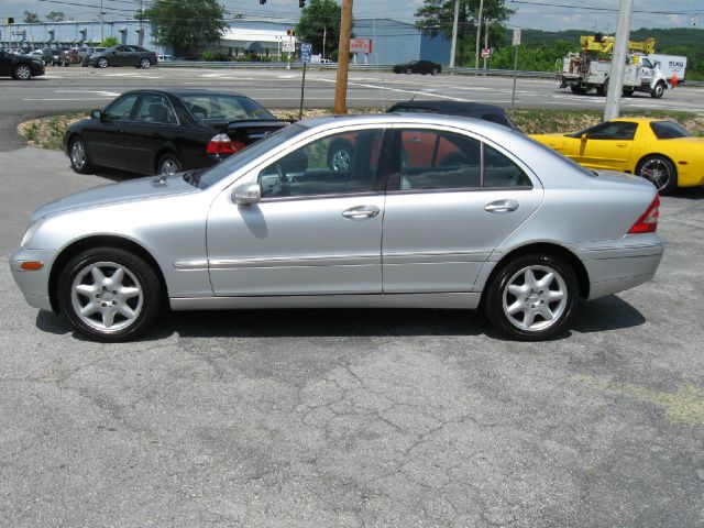 2001 Mercedes-Benz C-Class Series 4